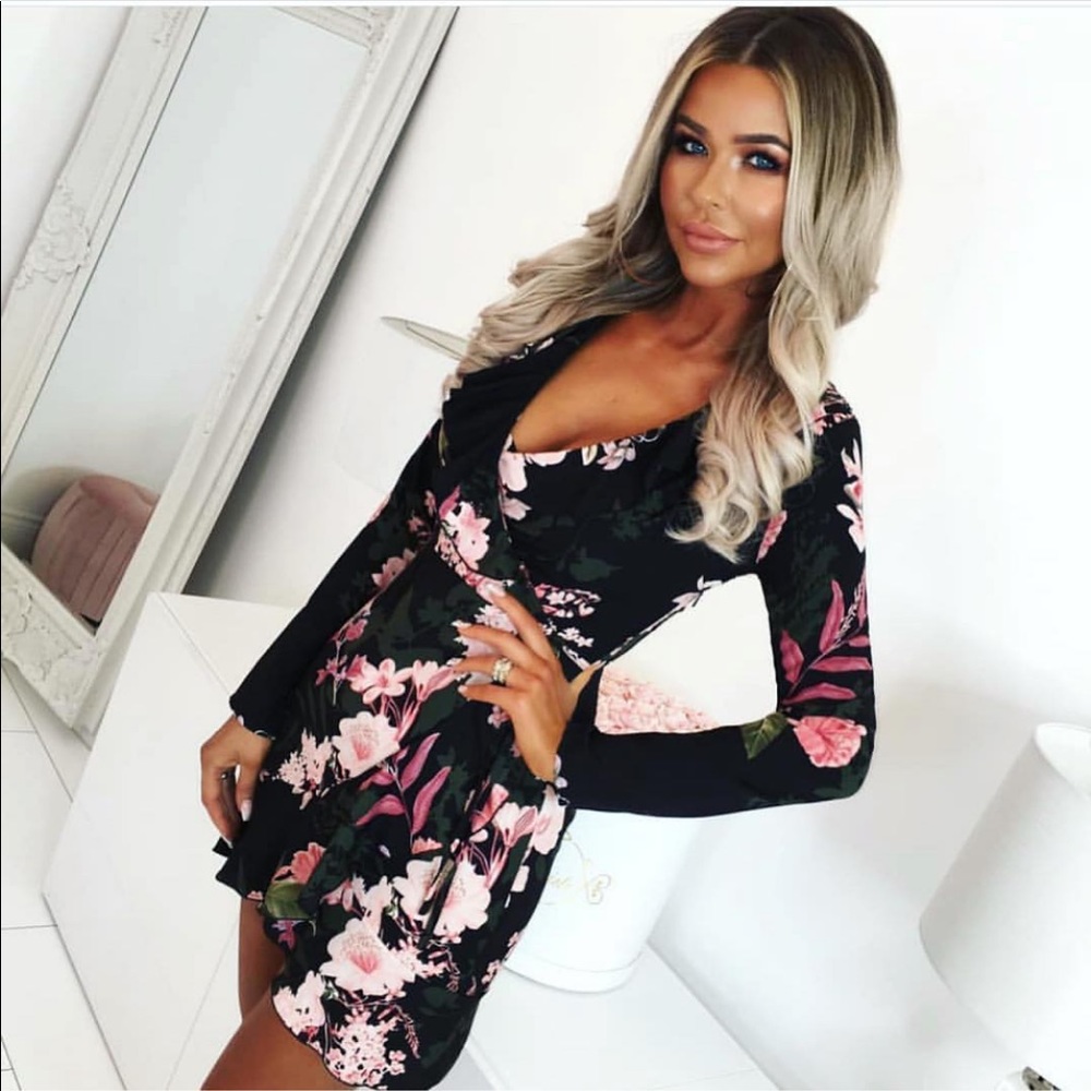 Flirty and Frill Mini - Picture 2 of 8